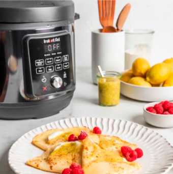 Lemon poppyseed curd pancakes